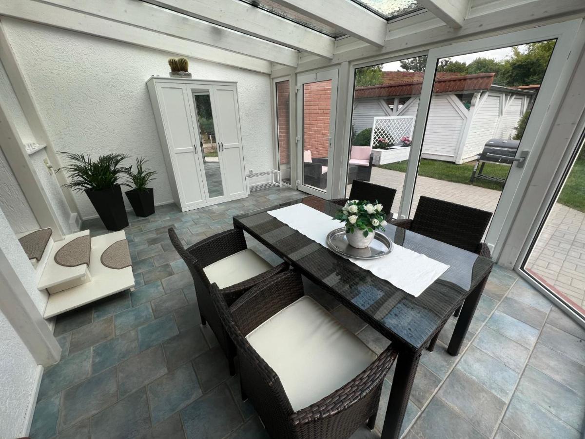 Familienfreundliche Ferienwohnung Mit Wintergarten Badow Extérieur photo